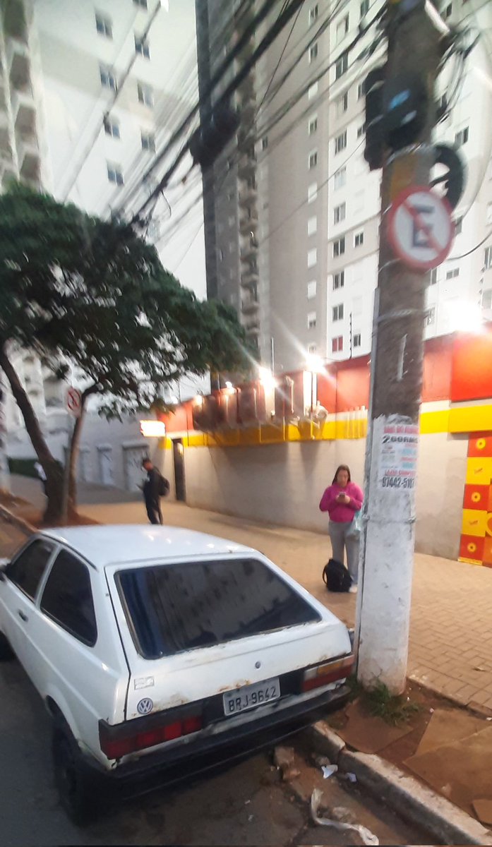 nildojuru's tweet photo. @CETSP_ este veículo já está uns 15 dias nesse local, atrapalhando o trânsito dos ônibus do terminal Pirituba, ele está na av. Pereira de Magalhães  X av  Paula Ferreira ( em frente a loja da OXXO Pirituba) https://t.co/TRkYclUahg