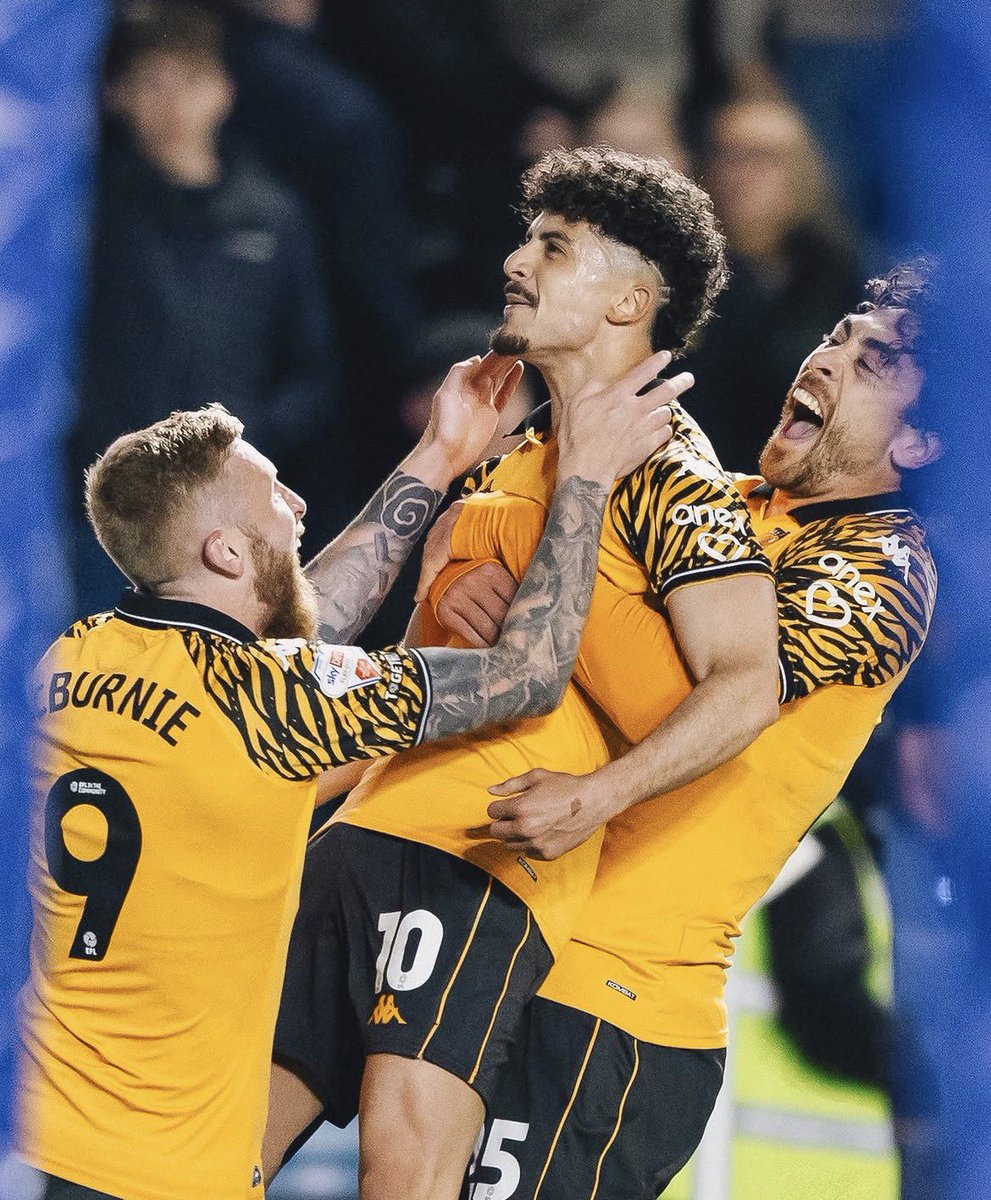 ShaneHarris0n's tweet photo. RT @HullCityStats: THE TRANSFER EMBARGO TIGERS ARE GOING TO WEMBLEY!🖤🧡

#HCAFC #UTFT https://t.co/g9MXlRAtDt
