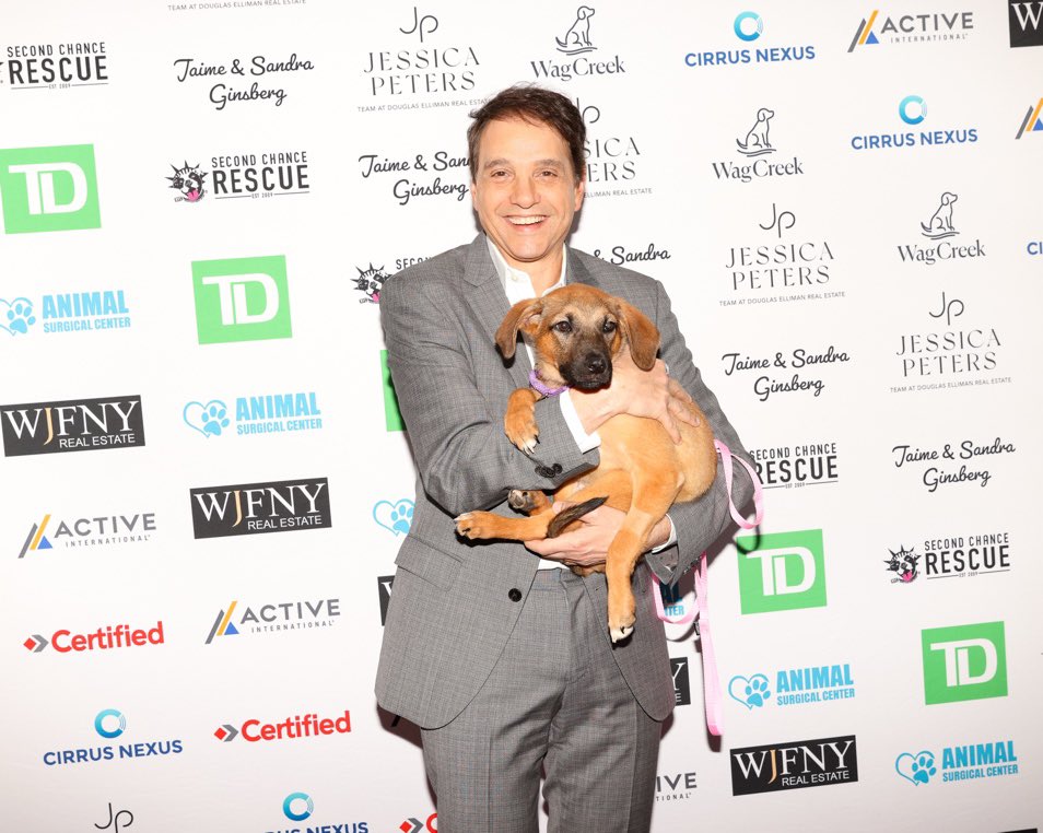 Societybees's tweet photo. NYC Second Chance Rescue Honored Ralph Macchio, Rob and Marisol Thomas, and Dr. Tom Walker at 6th Annual Rescue Ball.

#nycsecondchancerescue #rescueball #ralphmacchio #robthomas #marisolthomas https://t.co/M2ENbZHVSU