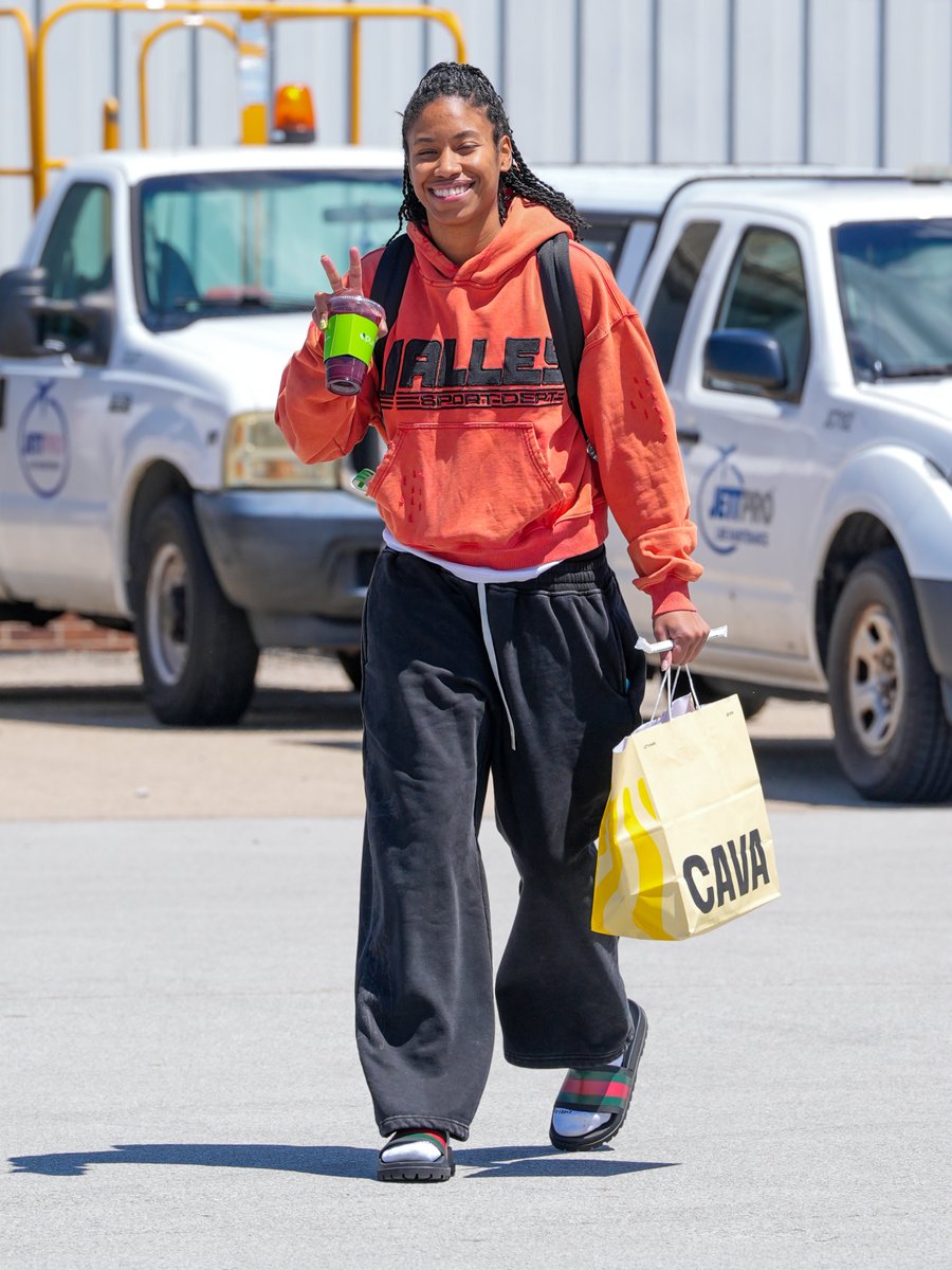 Indiana Fever tweet media