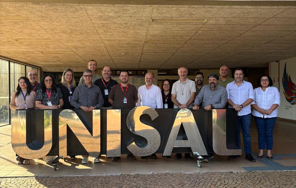ius_sdb's tweet photo. 🇧🇷 Fr. Gabriel Romero, Councillor for America South Cone, visited #UNISAL, where Rector Dr. Duílio Fabbri Júnior presented the university’s progress and challenges. Romero stressed #leadership rooted in hope, unity, shared responsibility, and collaboration among #IUS  worldwide. https://t.co/FIHTnXfnCb