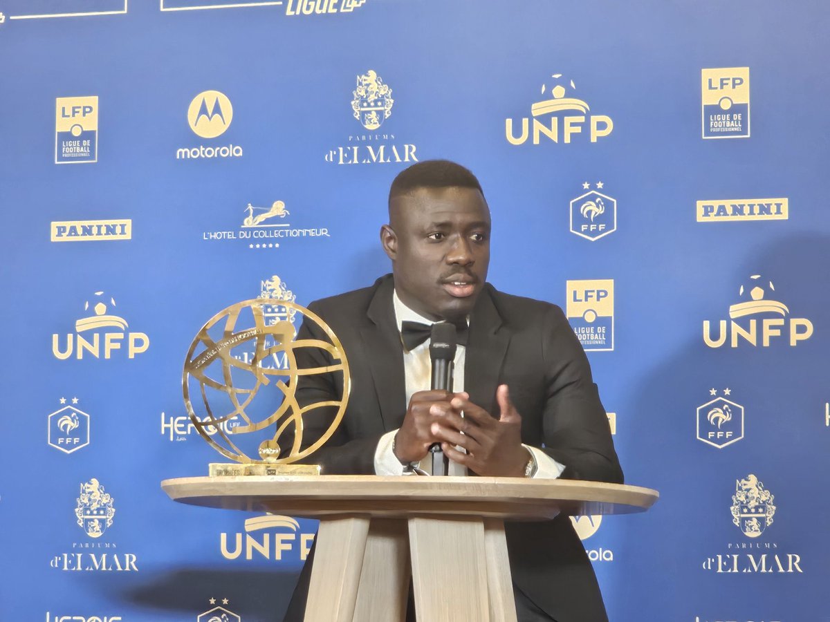 LeFootSN's tweet photo. Malang SARR 🇸🇳dans l’équipe type de la L1
Dame Gueye 🇸🇳 le plus beau but de la L2

Félicitations à nos joueurs https://t.co/DTJXoHgdId