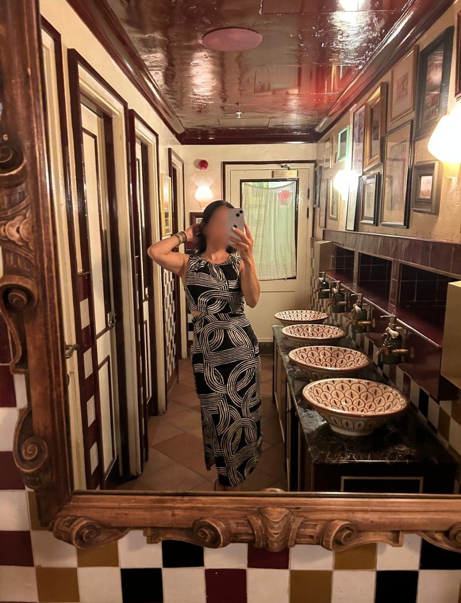 Saffron Smith | London tweet media