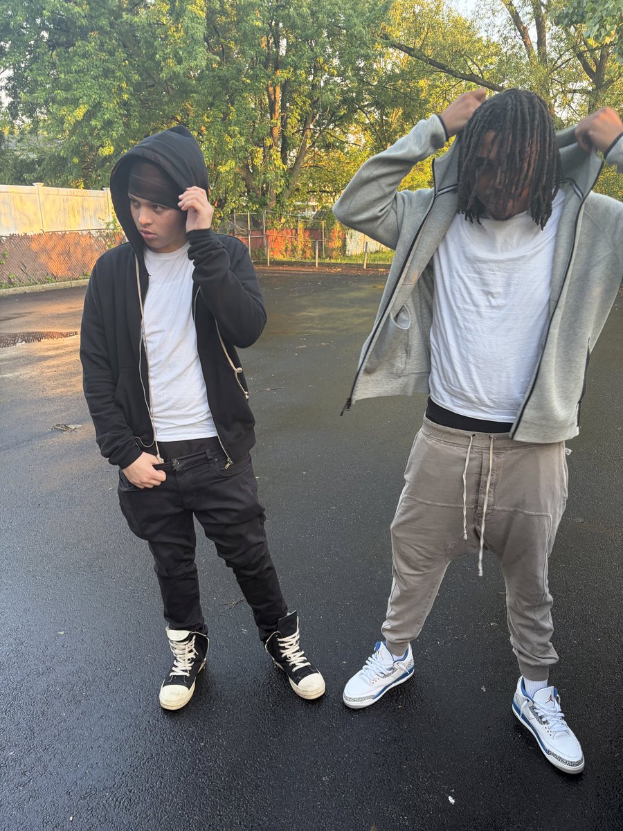 cashbleeds's tweet photo. sitchy https://t.co/piYym7vE2M