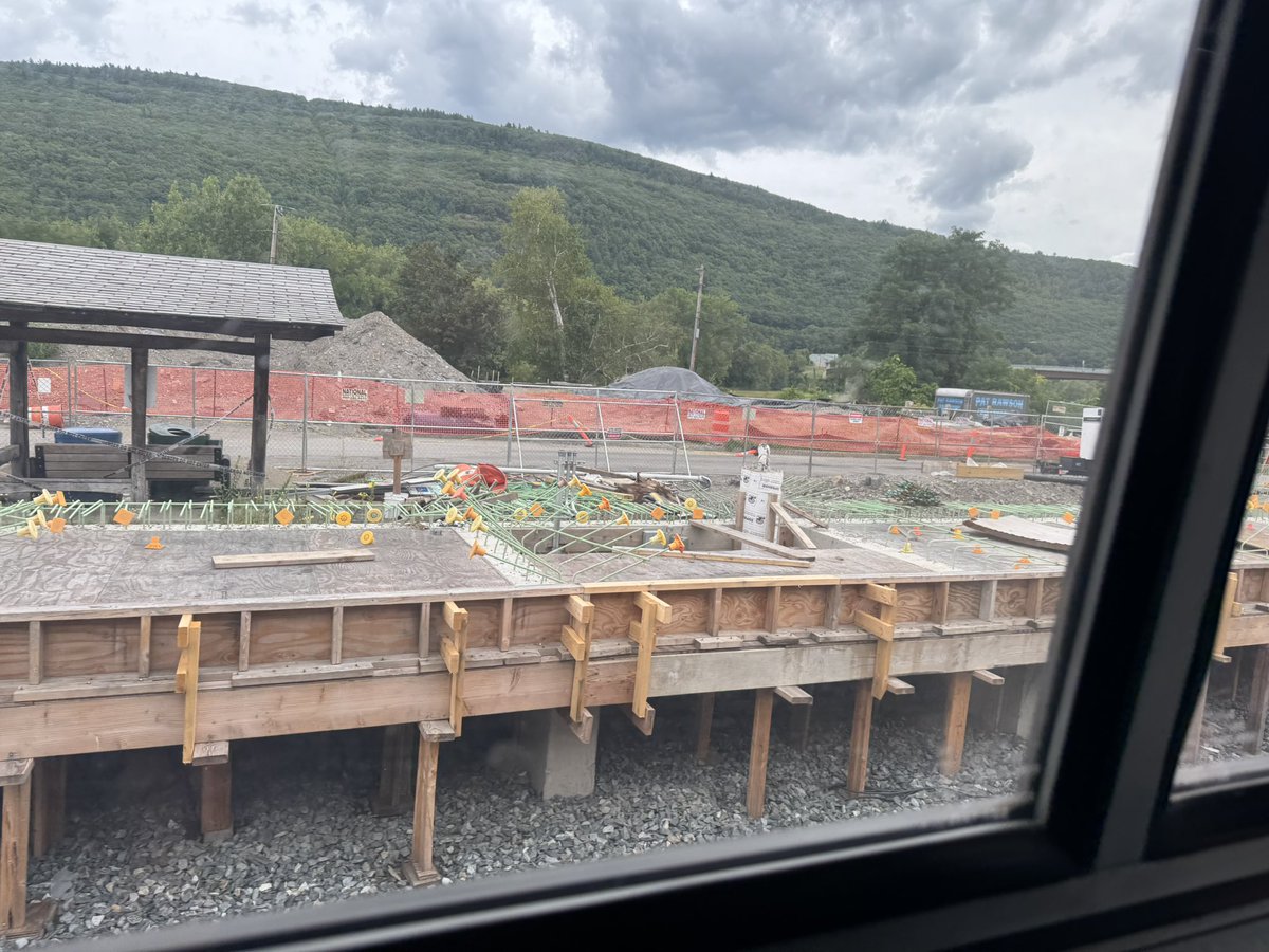Graham Takes the Train tweet media
