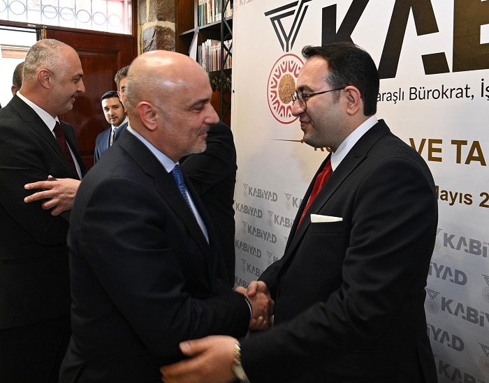 Ajans344Com's tweet photo. Ankara’da Kahramanmaraşlılar Zirvesi: KABİYAD Tanıtıldı
AK Parti Kahramanmaraş İl Başkanı Muhammed Burak Gül, Ankara’da düzenlenen KABİYAD Kuruluş ve Tanıtım Toplantısı’nda hemşehrileriyle bir araya geldi.
https://t.co/6EF1u93rr6

@AvMBurakGUL @VahitKirisci @drtubakoksal @irfankaratutluu @firatgorgel