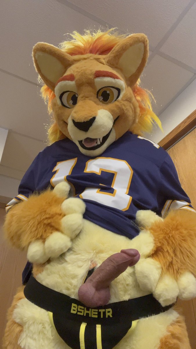 lyall_13's tweet photo. It’s #MurrsuitMonday which means y’all get a free picture of my peenar. Congrats! https://t.co/xs8Hwj9QDJ