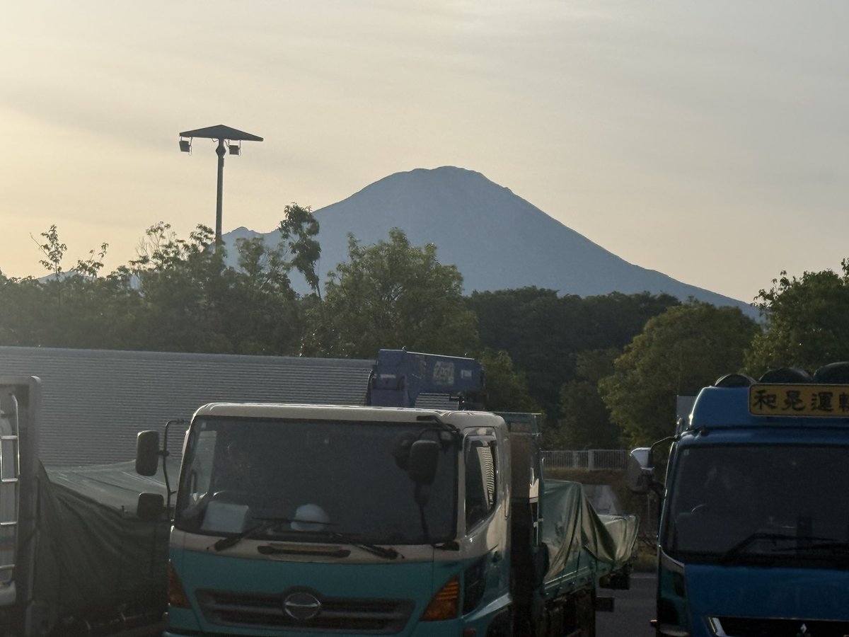 rockcoburn's tweet photo. およそ、100日振り
#大山
#今日は誕生日 https://t.co/JwhbofZX4M