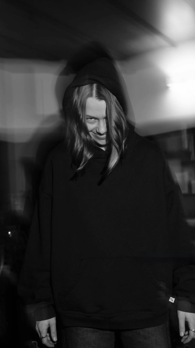 Mrs. Deathwish tweet media