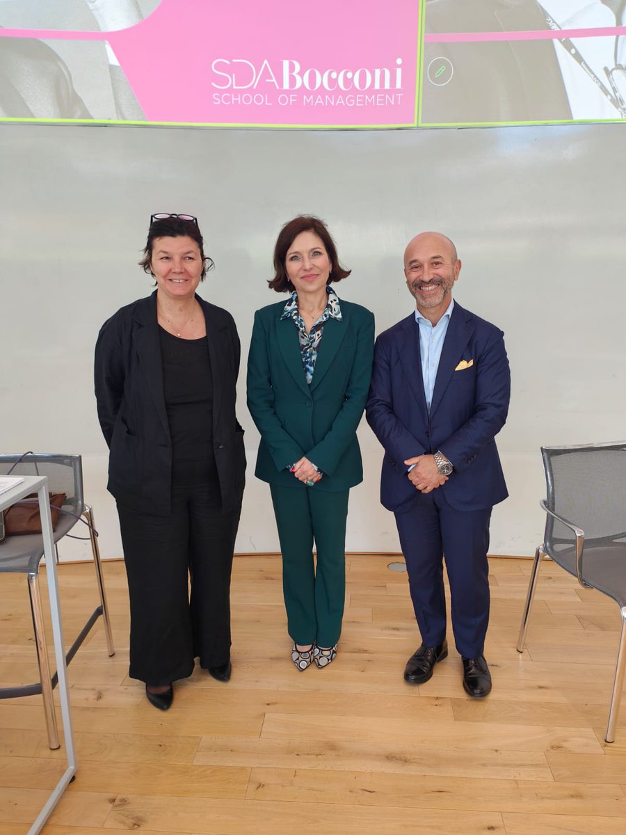 ALH_Alexander's tweet photo. Honoured to welcome H.E. Ambassador @DeboraLepre, Permanent Representative of Italy to the International Organizations in Vienna (@ItalyUN_Vienna), in the context of the Executive Master in Management of International Organizations (#EMMIO) at @sdabocconi https://t.co/24Y6GUrZsp