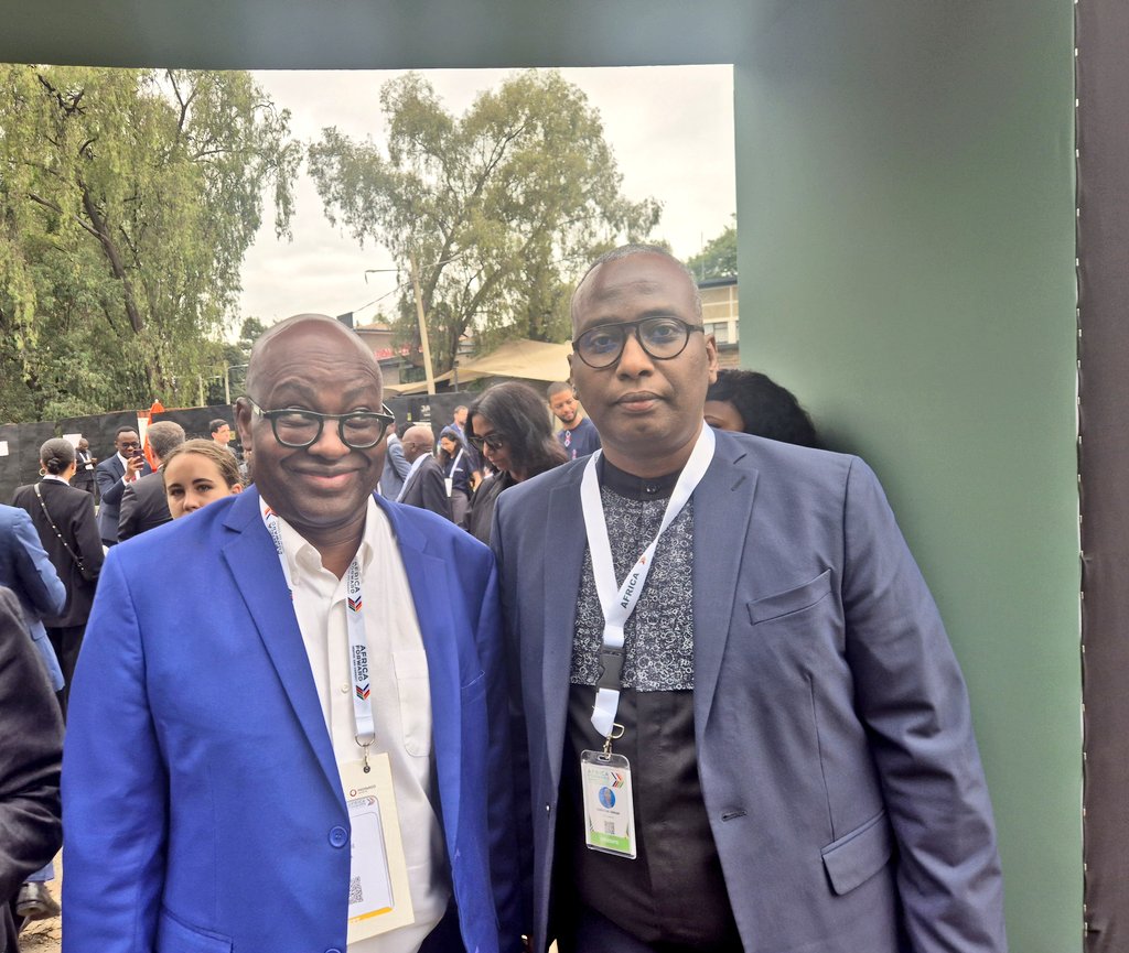 samabdiosman's tweet photo. Ravi d’avoir pris part ce matin à l'Université de Nairobi au #BusinessForum organisé dans le cadre du Sommet #AfricaForward, coprésidé par les présidents @WilliamsRuto et @EmmanuelMacron. Un plaisir de retourner à cet illustre temple du savoir et un moment privilégié d’échanges et de rencontres avec plusieurs entrepreneurs, investisseurs, acteurs économiques et intellectuels de premier plan en #Afrique. Parmi eux, entre autres, le philanthrope tanzanien @moodewji, le professeur sénégalais Souleymane Bachir Diagne de Columbia University, ainsi que le philosophe camerounais Achille Mbembe. Des figures  inspirantes, symboles d’une Afrique que nous voulons qui avance à pas sûrs!