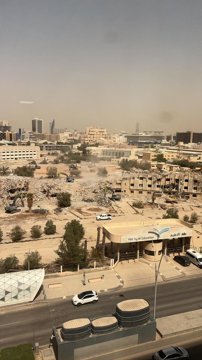 عداد مشاريع الرياض tweet media