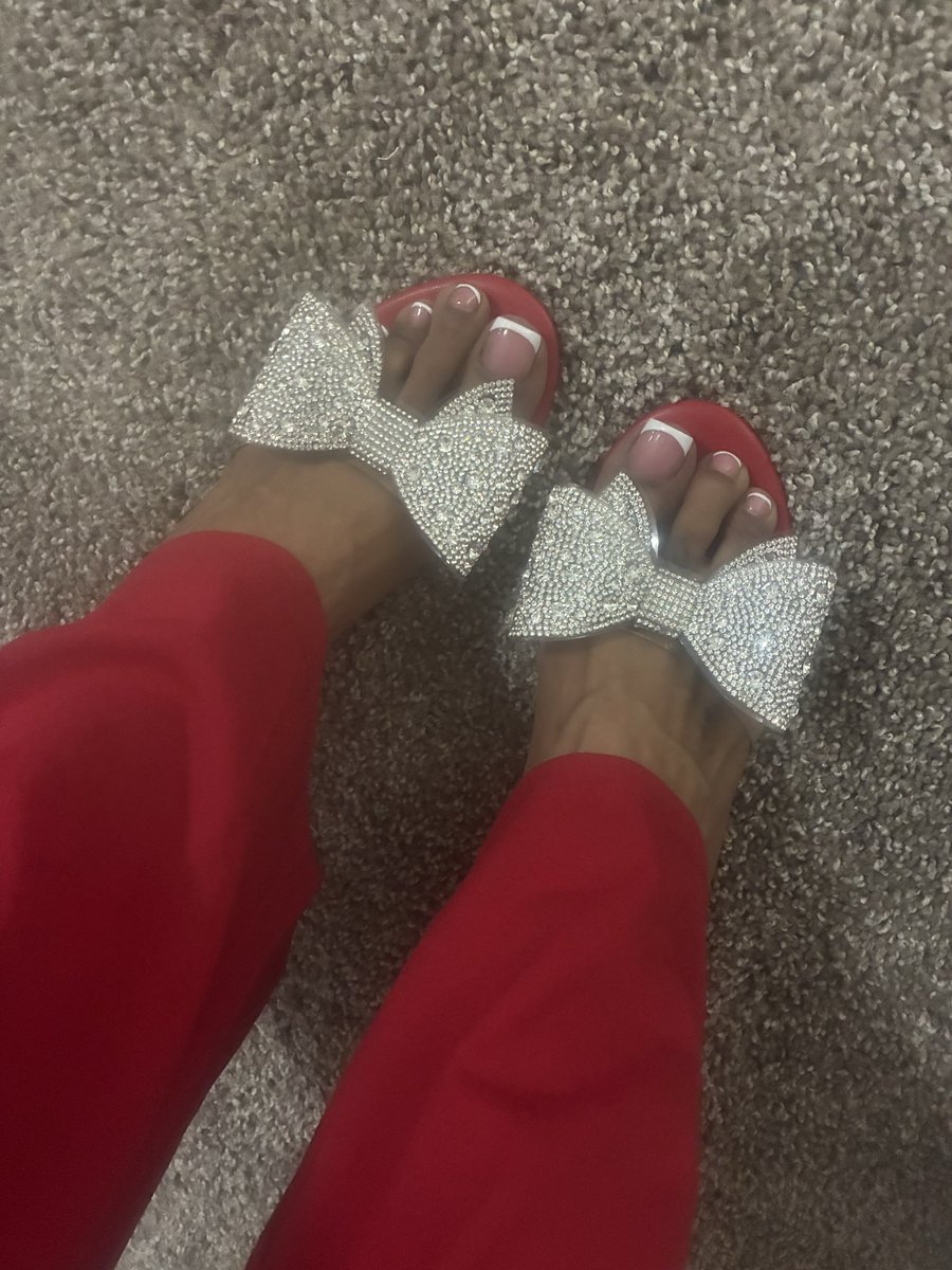 lyssa2fly's tweet photo. #feetfetısh #picsavailable #linkInBio https://t.co/XgJb6mEX6K