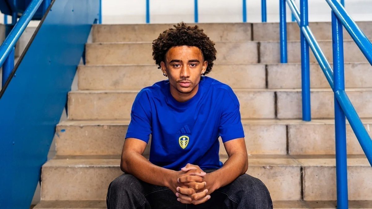 leedsutdacademy's tweet photo. 👏 Congratulations to #LUFCU21s defender Jayden Lienou on being included in a @premierleague match-day squad for the first time this evening 

#LUFCYouth | #LUFC https://t.co/gNnO8ASINq