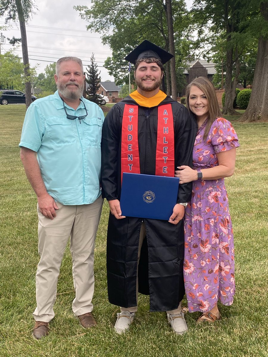 RogerHoward22's tweet photo. CATU Grad #88 https://t.co/TED5bYg3MD