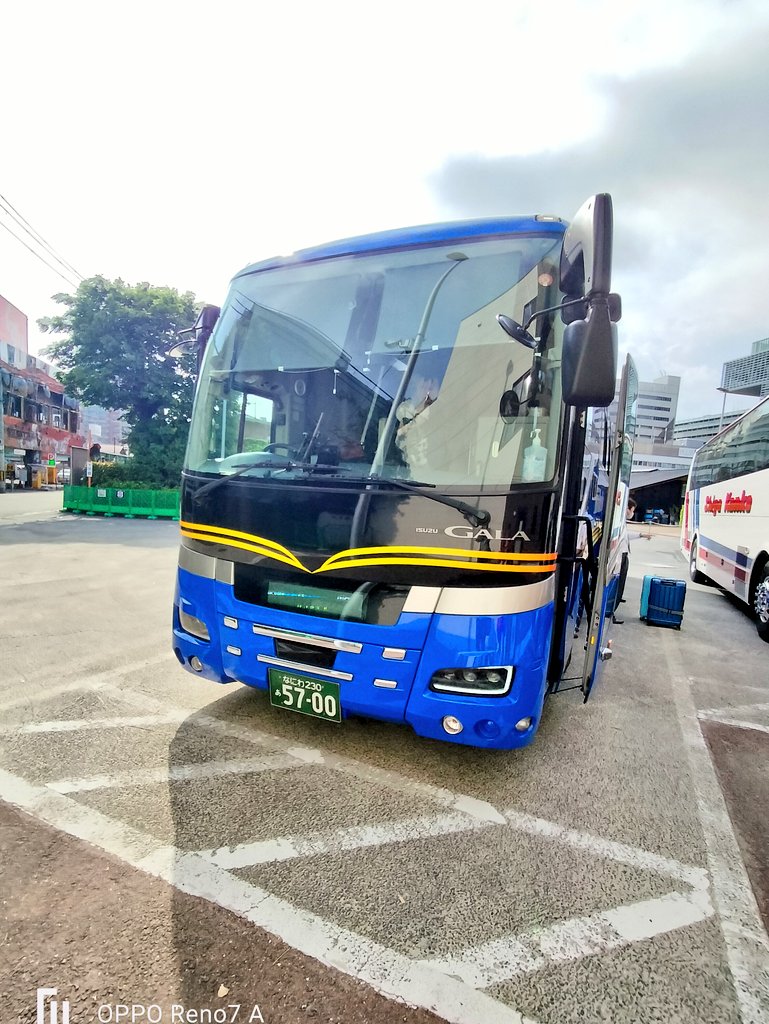 東京八重洲24:15発のバスに乗って大阪へ。 サン アンド ムーン809便