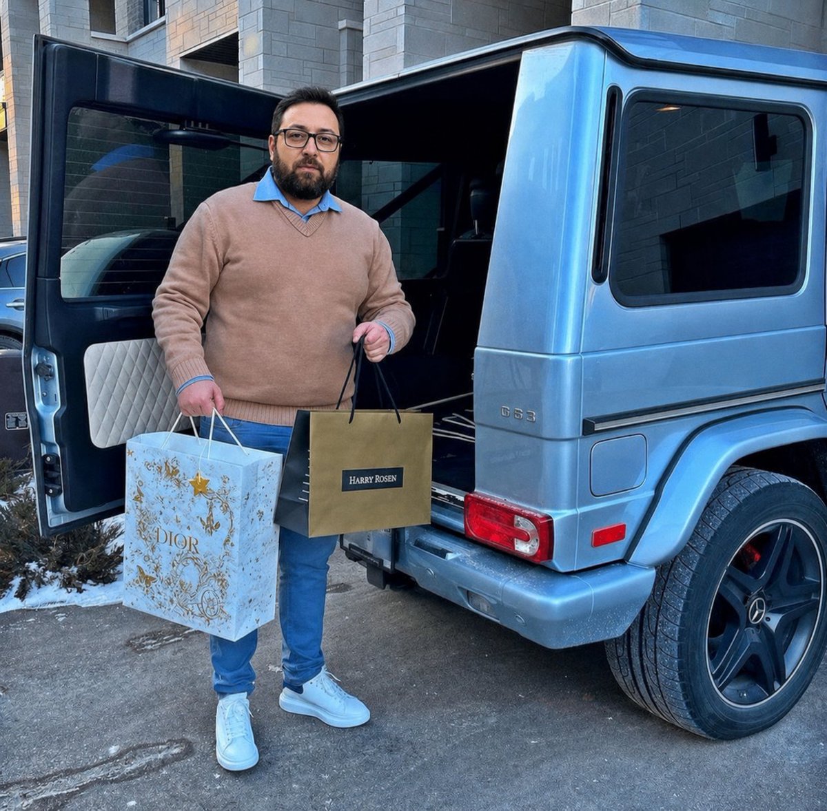 MUMBL_'s tweet photo. “Başarı gürültülü değildir. Disiplin, sabır ve kimsenin görmediği standartlar sayesinde sessizce inşa edilir.” 💼🖤 #LüksYaşamTarzı #BaşarıZihniyeti #Motivasyon #Çalışkanlık #G63 #SeviyeAtla https://t.co/4Z5LGKkwlr