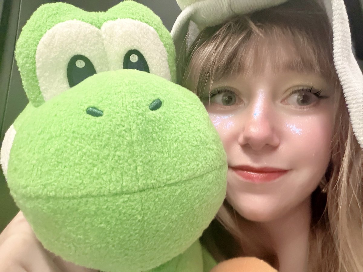 First thing you need to know about me is I love Yoshi 💚 Well, not