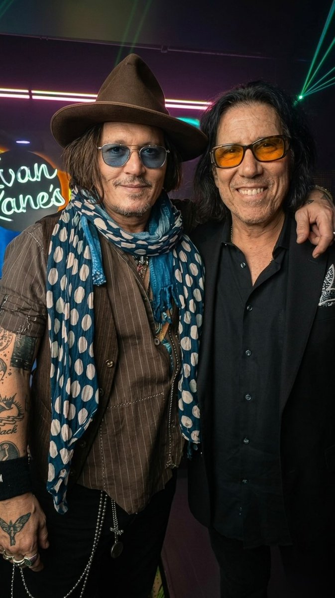 To Johnny depp special fans and followers tweet media
