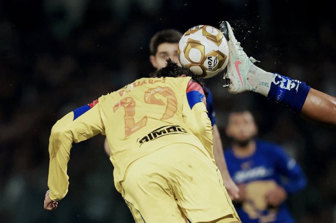 De esto no van a hablar los que andan en plena lloradera?

Iban q marcar el 4to gol derivado de otro “ERROR ARBITRAL”

Cínicos!!! 

📸: Héctor Vivas