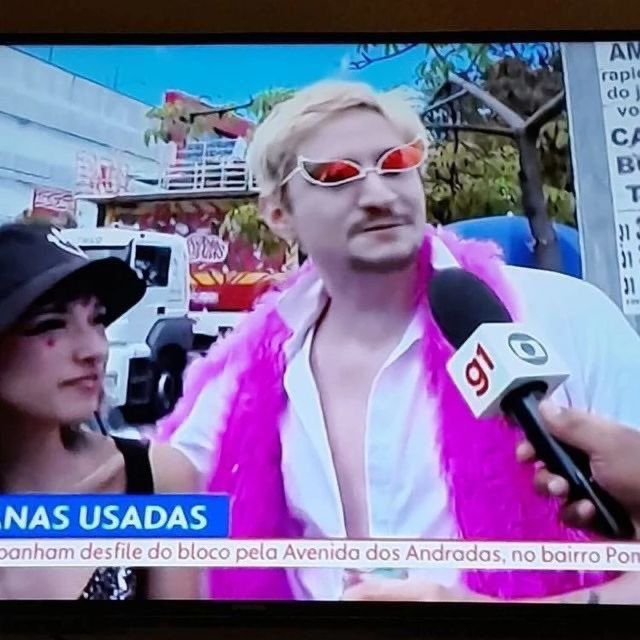 Someone tweet media