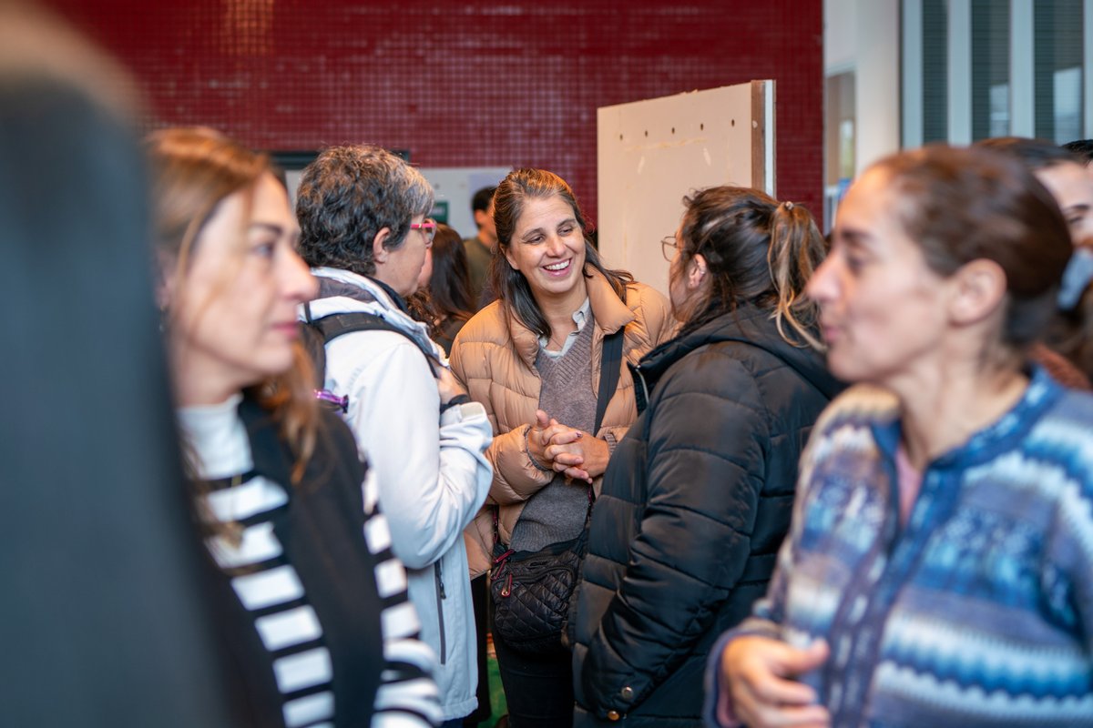 FCEA_UdelaR's tweet photo. El sábado 9 de mayo se llevó a cabo la muestra de la Unidad Curricular 𝗖𝗼𝗺𝗽𝗼𝗿𝘁𝗮𝗺𝗶𝗲𝗻𝘁𝗼 𝗢𝗿𝗴𝗮𝗻𝗶𝘇𝗮𝗰𝗶𝗼𝗻𝗮𝗹 de la #FCEA en el hall de la @FicUdelar 🗨️👥
¡Les compartimos el registro de la actividad!
📸 https://t.co/Xx6XMsQE1S https://t.co/IgBSd8OHw3