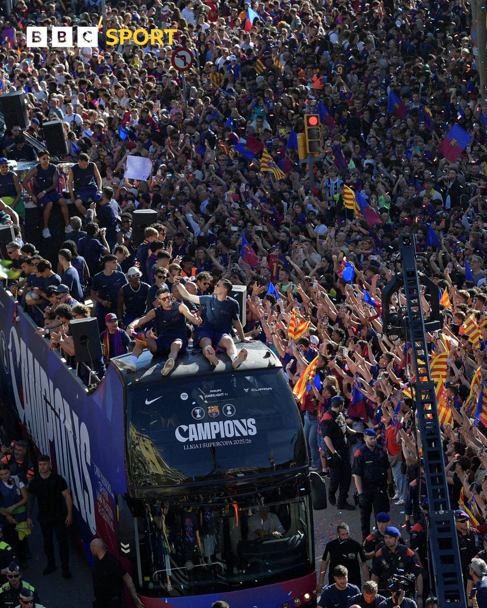 Scenes in Spain! 🥳

Supporters lined the streets of Barcelona to celebrate Hansi Flick's side winning La Liga and the Spanish Super Cup 🏆