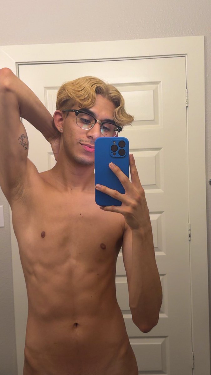 alexxcvb's tweet photo. face and dick ;) https://t.co/XfnlcsFafF