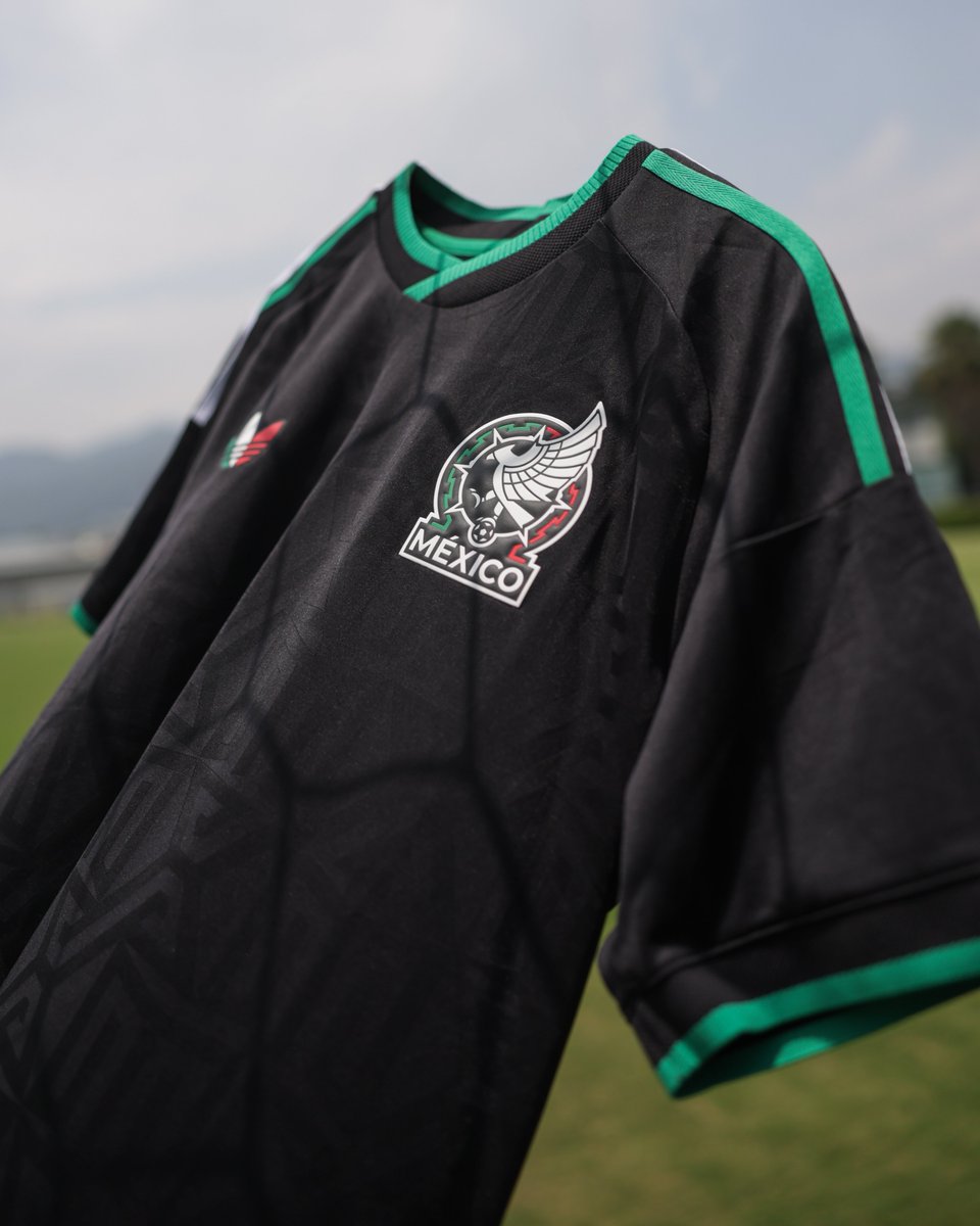 miseleccionmx's tweet photo. ¡Joyita! 💎

¡Bonito, bonito está nuestro nuevo jersey! 🤩

#SomosMéxico 🇲🇽 https://t.co/YdSbC0Xa3q