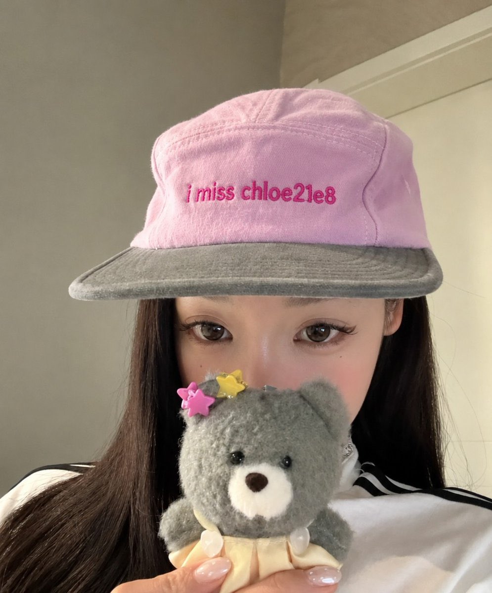 tom777kruise's tweet photo. I Miss The Evil Internet Phenomenon Known As Chloe21e8 https://t.co/4waBjDnS1x