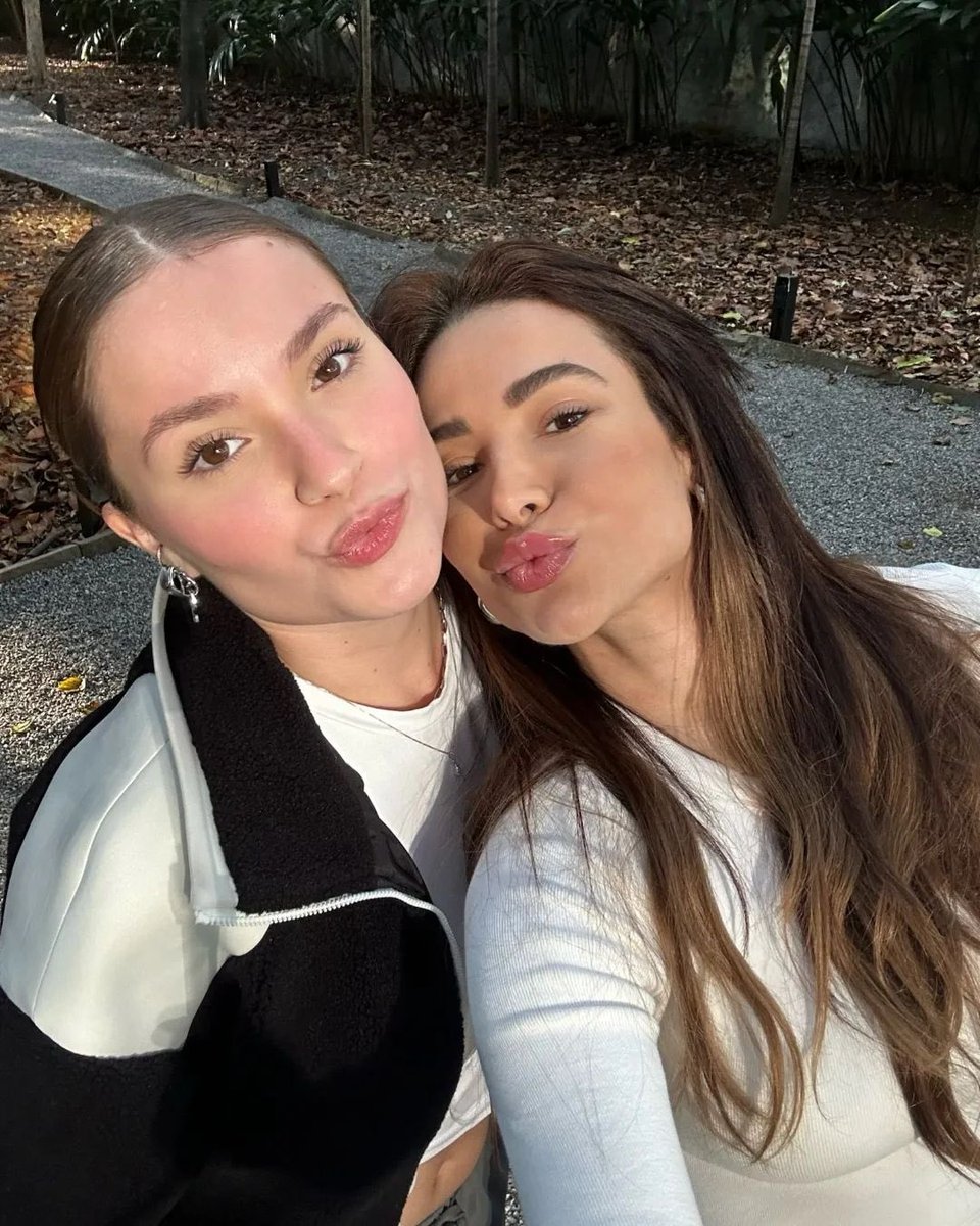 infobrunag's tweet photo. Hoje é aniversário da diva @raissachaddad queremos te parabenizar, que sua vida seja repleta de realizações 💖 https://t.co/CH80dCQB95