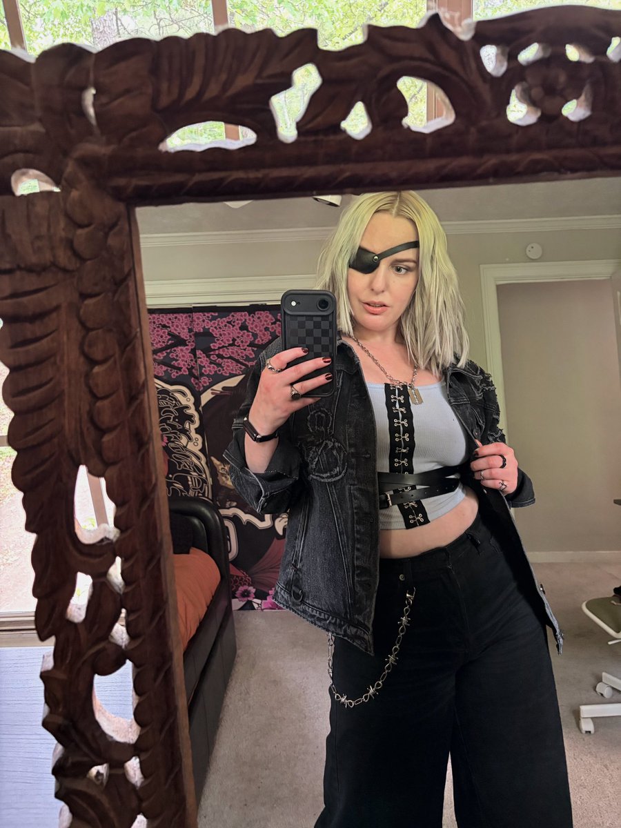 Lisa Lou Who tweet media