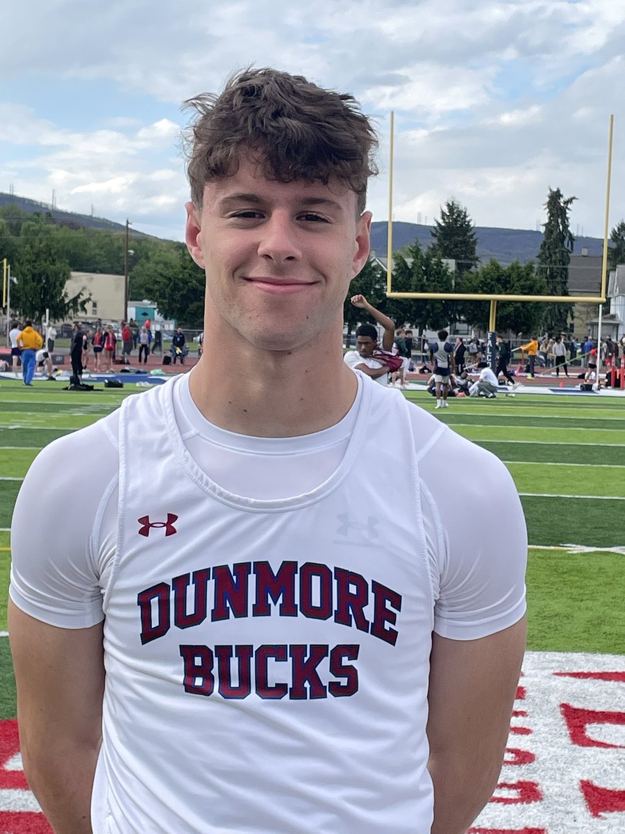 DunmoreBucksAD's tweet photo. Jake Costanzo set a new school record in the 200 meters with a time of 22.29 during the preliminary round. โค๏ธ๐๐ฆ๐โโ๏ธ #AllInForSC3 #BeGreatForSonny #BuckPride #LetsGoBucks https://t.co/15pffmLDCM
