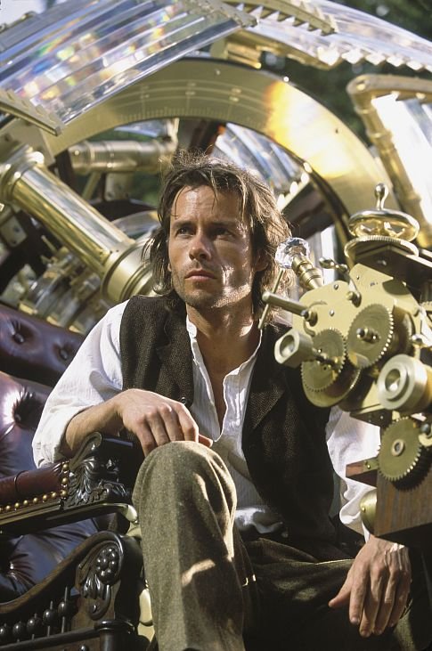 taleofthetape31's tweet photo. #NowWatching The Time Machine (2002) one of my favorite movies #GuyPierce #OrlandoJones #TheTimeMachinemovie #TheTimeMachine https://t.co/BBVhc8tuKk