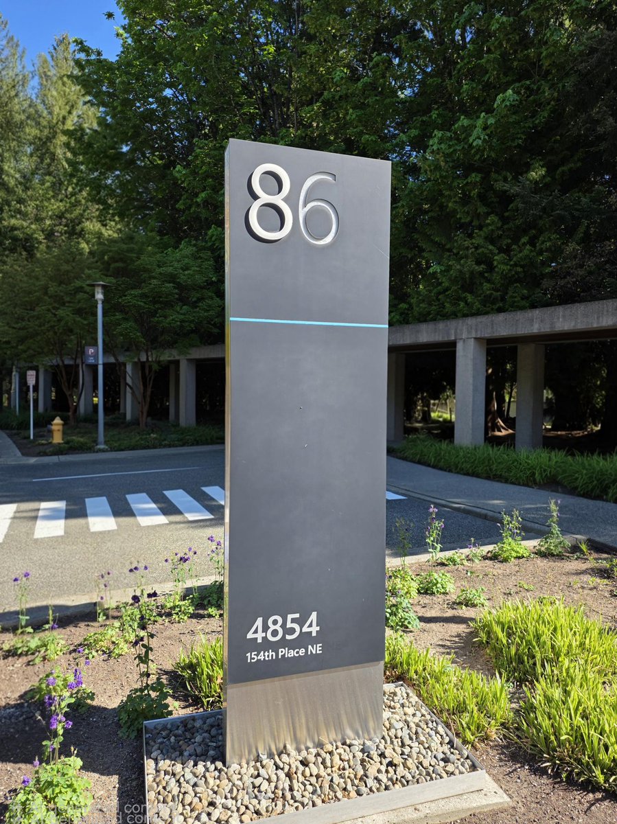 Appcontrolai's tweet photo. Two of https://t.co/IDMmqbu4p7 's members, @tomdegreef and @TheWMIGuy visited the Microsoft #acfb team on campus this week for the regular in person get-together. Had an interesting morning, learned stuff that will help us build an even better product and make AppControl easier. https://t.co/6akOIjAw0c