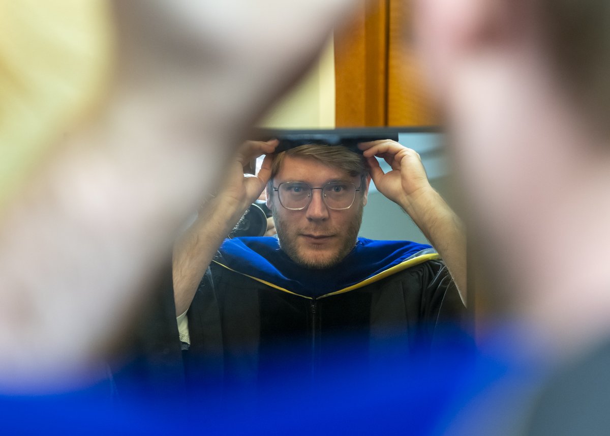 Stowers Grad School tweet media