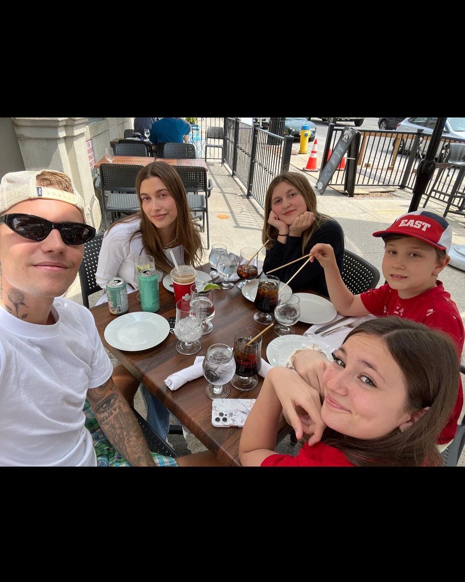 Hailey Throwbacks tweet media