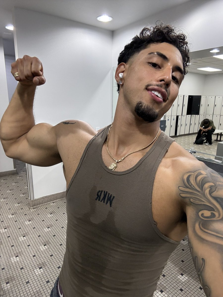 Alan tweet media