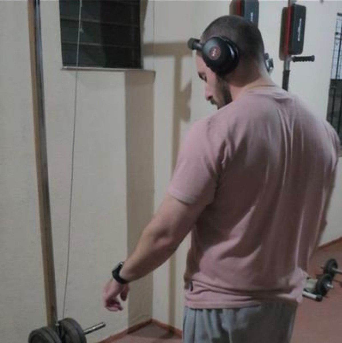 diegoeriveras's tweet photo. #NuevaFotoDePerfil https://t.co/pi9sy2eSLB