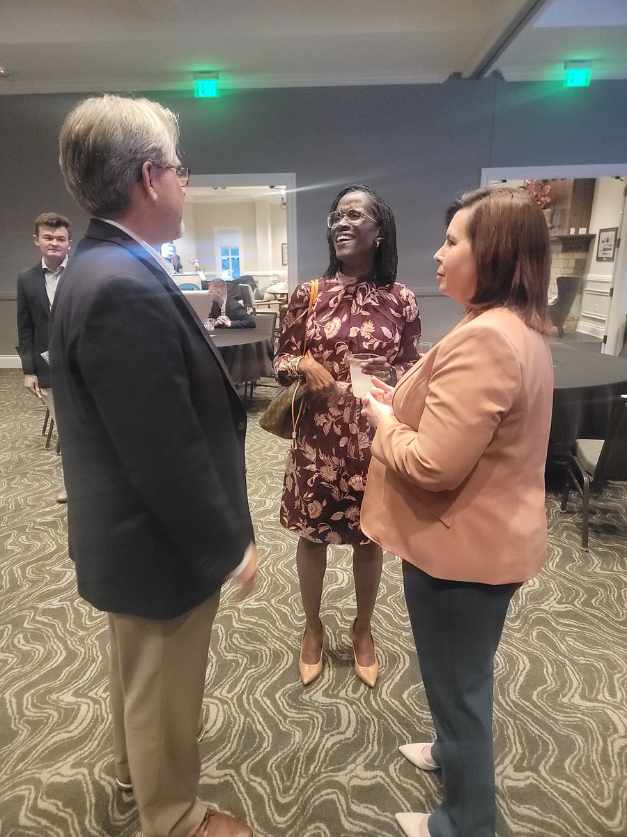 JoyforKS's tweet photo. Kansas Family Voice is standing up for what matters: Kansas families. And families will be my priority every day that I serve as Governor!

Thank you to Kansas Family Voice for hosting a wonderful Legislative Summit! https://t.co/fNEj9v5hZG
