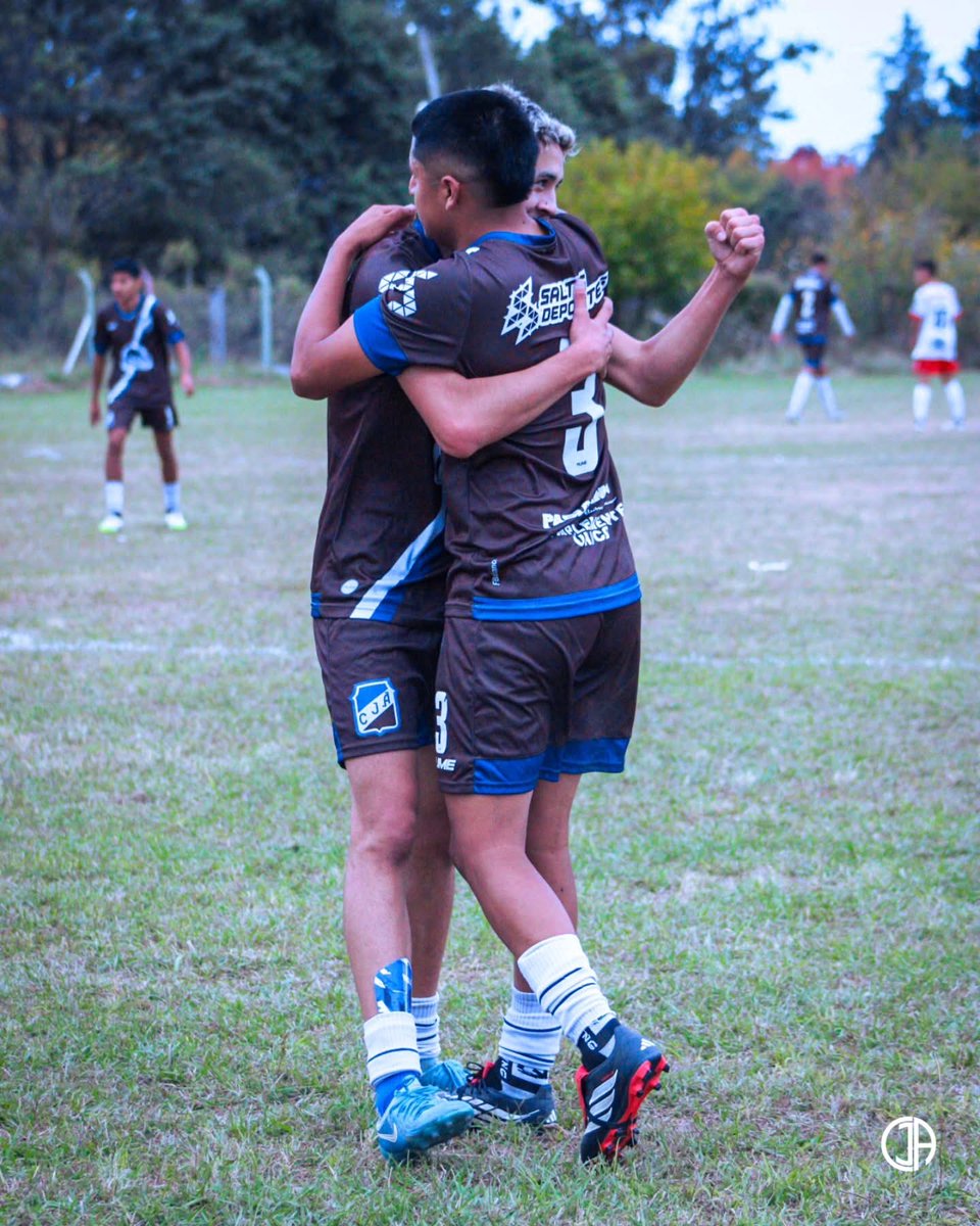 SentimientoCJA's tweet photo. TRIUNFAZO DE LOS PIBES EN EL ANUAL 🏆

El pasado viernes en Cancha de San Miguel, por la quinta fecha del campeonato doméstico, #JuventudAntoniana le ganó por 3 a 1  a Deportivo Castañares con goles de Rodrigo Bueno, Tomás Bordón, Tomás Di Pietro. 

📸 @CJAOficial https://t.co/PKBpgmBOuM