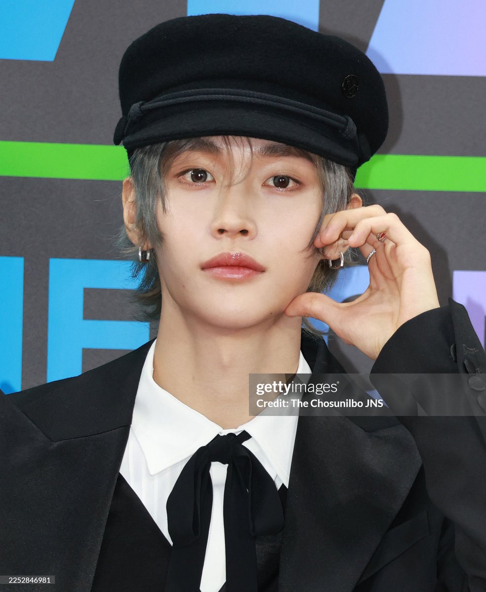올히 tweet media