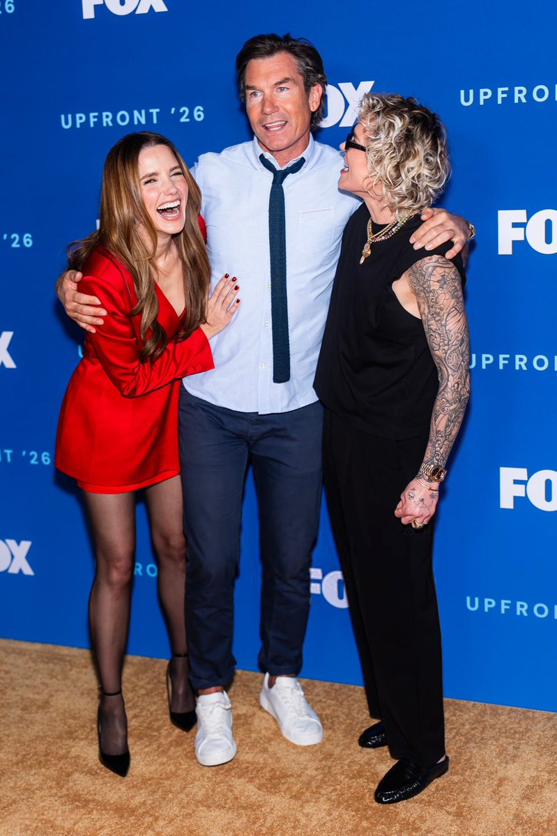 Info Sophia Bush Brasil tweet media