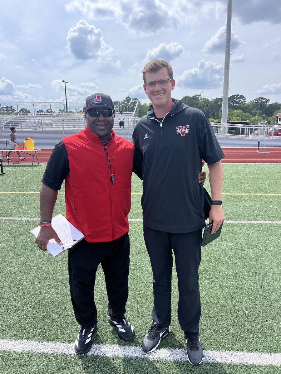 FootballHvj's tweet photo. Thank You Valdosta State Football TE Coach @Aidan_Panni_  For Visiting Jenkins Today. @coachtwelch1 @VState_Football @TrainerOfSpeed1 @benton_leroy https://t.co/eK2lPIG3hp