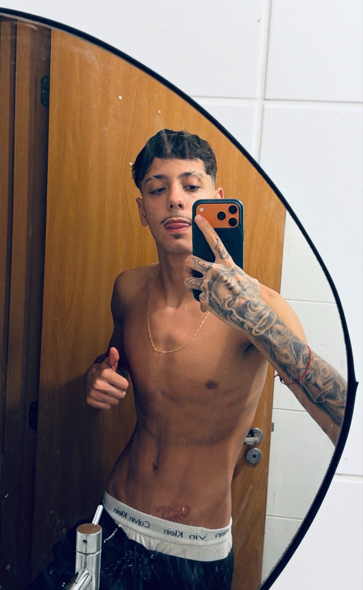 _viniciuscz's tweet photo. posso por tudao dentro de você?🤤😇

promo hoje, vem me ver fudendo👇🏻
https://t.co/q9jhtJs07X https://t.co/JM0qplGAki