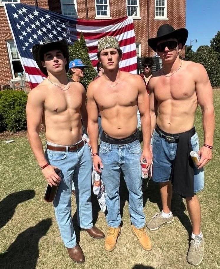 timlee06's tweet photo. Patriotic American Hotties!

It's almost the end of Monday, May 11, 2026! Man-Candy Monday!

Anyway, here are today's Patriotic American Man-Candy's!
🇺🇸🇺🇸🔥🇺🇸🇺🇸🔥🇺🇸🇺🇸 https://t.co/lVGtWvMvlT