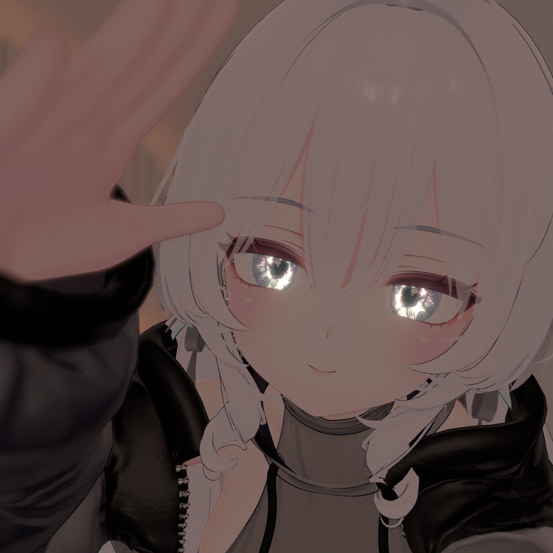 4luca@VRChat tweet media
