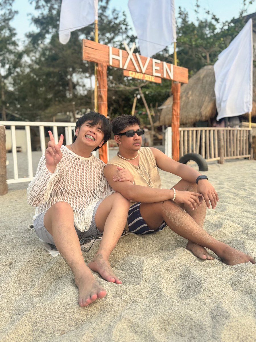 CharliePicklee's tweet photo. 7 months and counting ✨💗✨💗

To more memories with you 🌻😘

Iloveyouuuuuuuuuu @gelo_asp https://t.co/KOjccZijLF