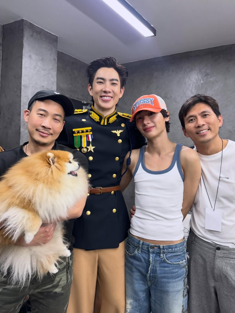 📸 IG : jaojack

#ออฟกัน #OffGun 
#ออฟจุมพล #OffJumpol

จากพ่อแจ็คถึงพี่ออฟ💌

ปอมจากทีมเมนเทอร์ออฟ เป็นผู้ชนะในรายการ The Face Men Thailand Season 4 

4 เดือนเต็มกับการทำรายการนี้ จากคนที่เป็นแฟนคลับรายการจนได้มาเป็นส่วนหนึ่ง ในฐานะผู้จัดการส่วนตัวเมนเทอร์ออฟ