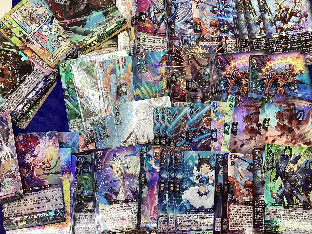 ヴァンガード ストレージコーナーに約500枚のカードを補充しました